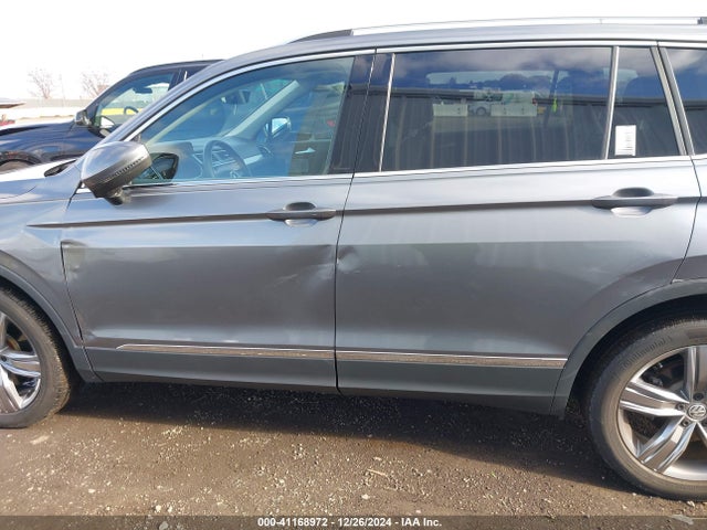 3VV2B7AXXMM047970 Volkswagen Tiguan 2.0t Se/2.0t Se R-line Black/2.0t Sel