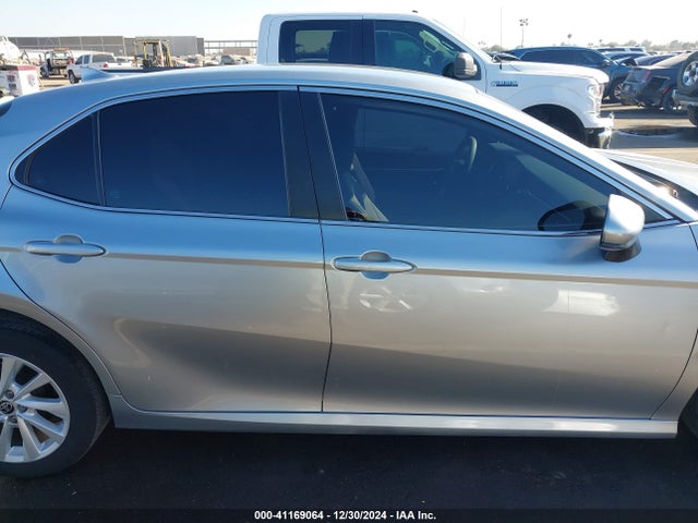 Toyota CAMRY LE 2022 4T1C11AK1NU641220 Image 13
