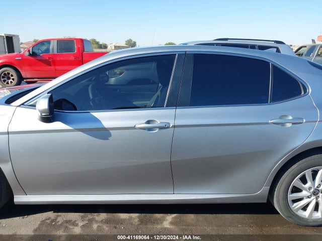 Toyota CAMRY LE 2022 4T1C11AK1NU641220 Image 14