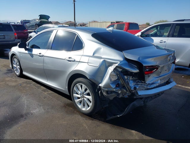 Toyota CAMRY LE 2022 4T1C11AK1NU641220 Image 3