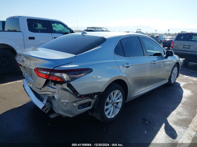 Toyota CAMRY LE 2022 4T1C11AK1NU641220 Image 4