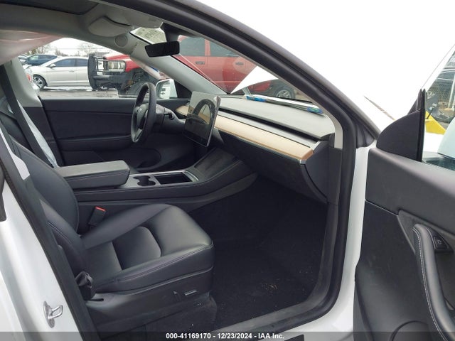 2021 TESLA MODEL Y 5YJYGDEE5MF295016 Photo 4