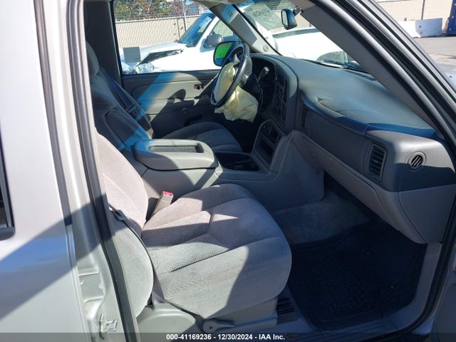 2004 CHEVROLET SUBURBAN 3GNFK16T74G183482 Photo 4