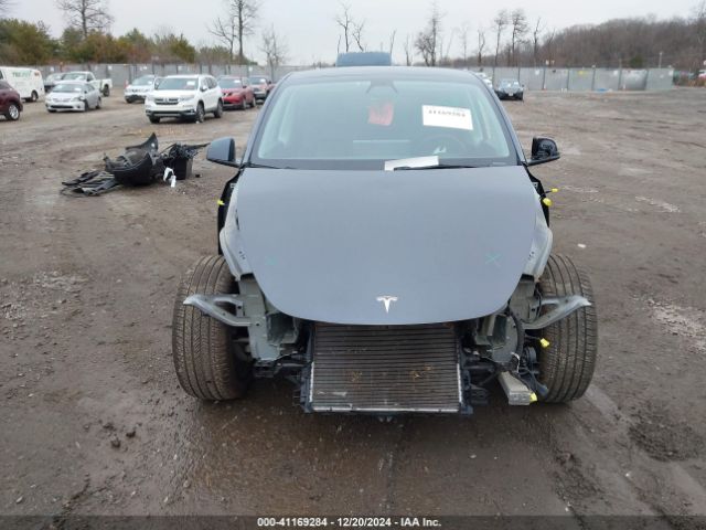 7SAYGDEE3NF455642 Tesla Model Y Long Range Dual Motor All-wheel Drive