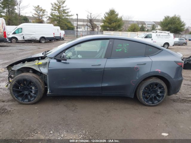 7SAYGDEE3NF455642 Tesla Model Y Long Range Dual Motor All-wheel Drive