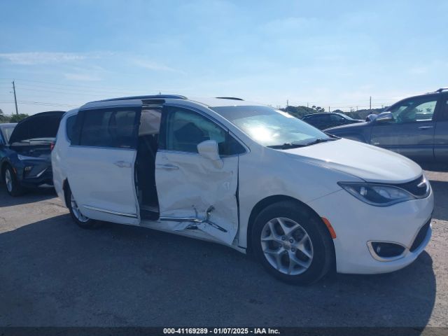 2C4RC1BGXJR204505 Chrysler Pacifica Touring L