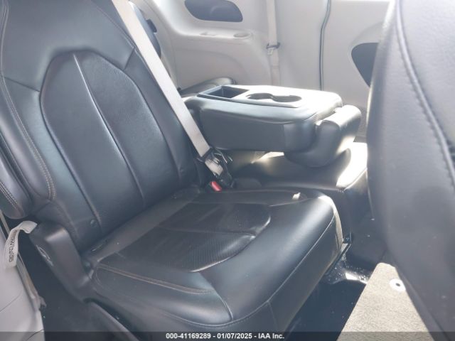 2C4RC1BGXJR204505 Chrysler Pacifica Touring L