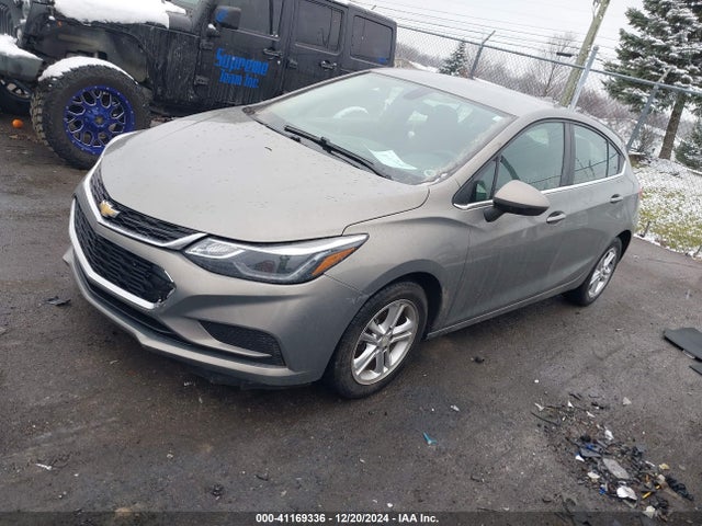 Chevrolet Cruze Lt Auto 2018 3G1BE6SM3JS522931 Image 2