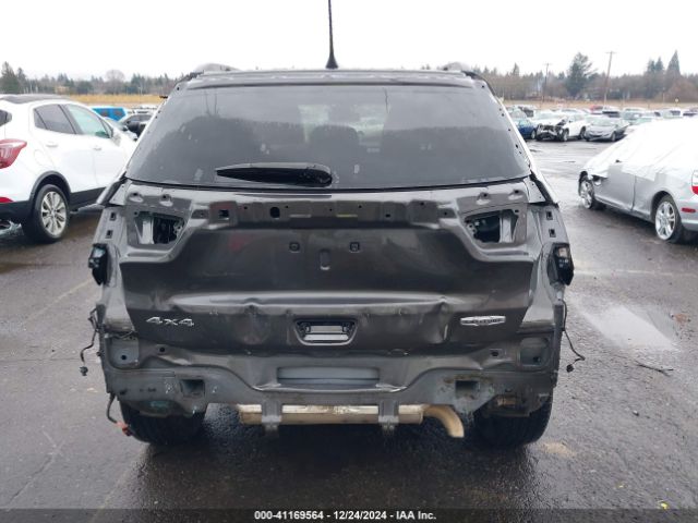 3C4NJDBB3NT211986 Jeep Compass Latitude 4x4