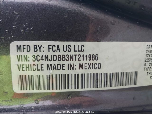 3C4NJDBB3NT211986 Jeep Compass Latitude 4x4