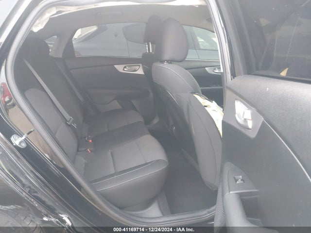 3KPF24AD6NE503916 KIA Forte Lxs