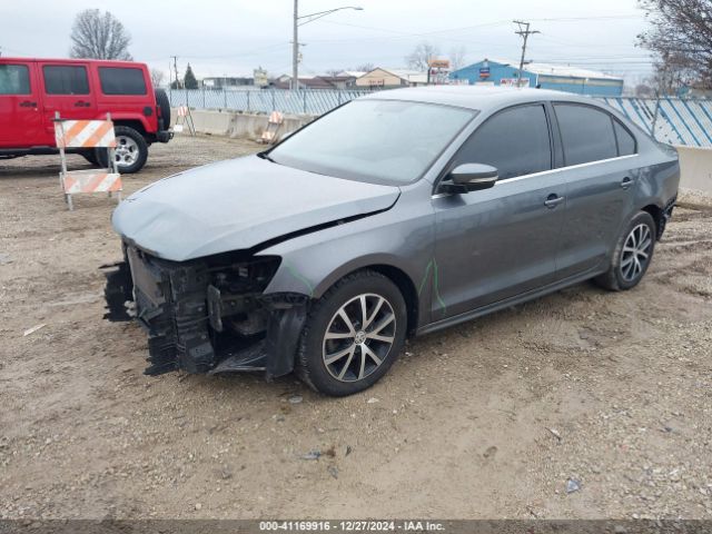 3VWDB7AJ4JM249019 Volkswagen Jetta 1.4t Se/1.4t Wolfsburg Edition