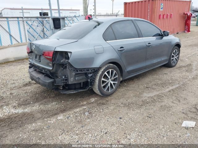 3VWDB7AJ4JM249019 Volkswagen Jetta 1.4t Se/1.4t Wolfsburg Edition