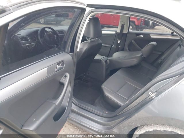 3VWDB7AJ4JM249019 Volkswagen Jetta 1.4t Se/1.4t Wolfsburg Edition