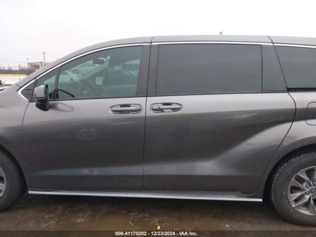 5TDKRKEC6NS076937 Toyota SIENNA LE