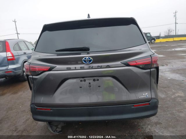 5TDKRKEC6NS076937 Toyota SIENNA LE