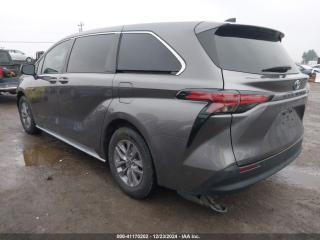 5TDKRKEC6NS076937 Toyota SIENNA LE