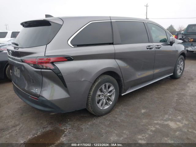 5TDKRKEC6NS076937 Toyota SIENNA LE