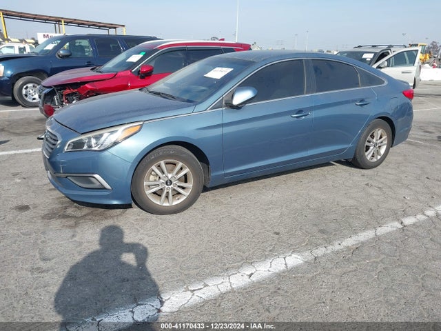 Hyundai SONATA SE 2017 5NPE24AF1HH438325 Image 2