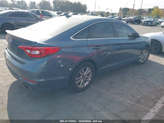 Hyundai SONATA SE 2017 5NPE24AF1HH438325 Image 4