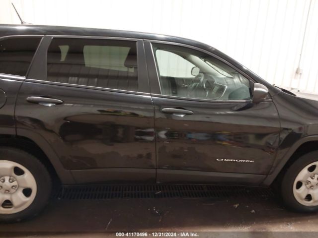 1C4PJMAB5GW172132 Jeep Cherokee Sport