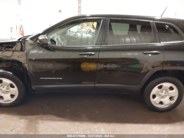 1C4PJMAB5GW172132 Jeep Cherokee Sport