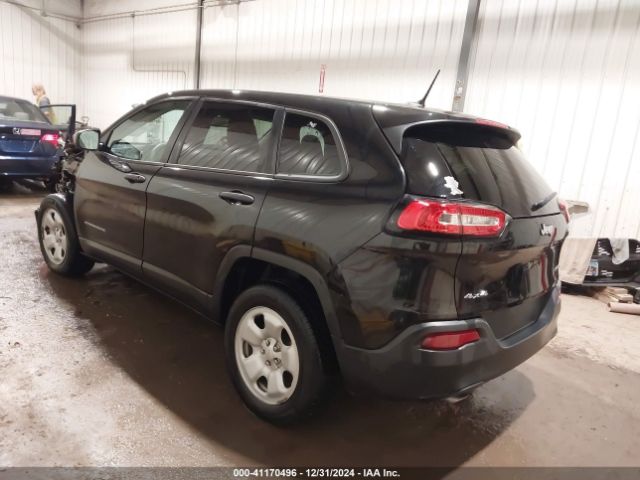 1C4PJMAB5GW172132 Jeep Cherokee Sport
