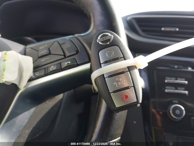 Nissan ROGUE SV 2017 JN8AT2MT4HW143218 Image 11