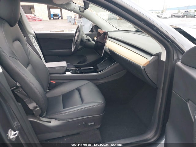 2020 TESLA MODEL Y 5YJYGDEE7LF030080 Photo 4