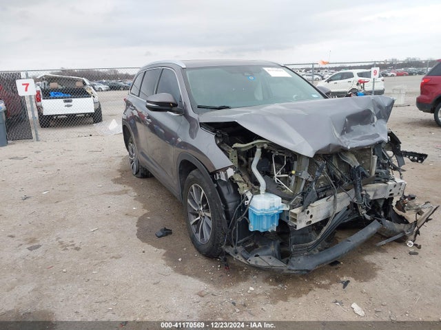 Toyota Highlander Xle 2018 5TDKZRFH2JS533269 Image 1