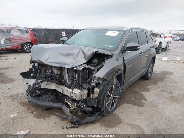 Toyota Highlander Xle 2018 5TDKZRFH2JS533269 Image 2