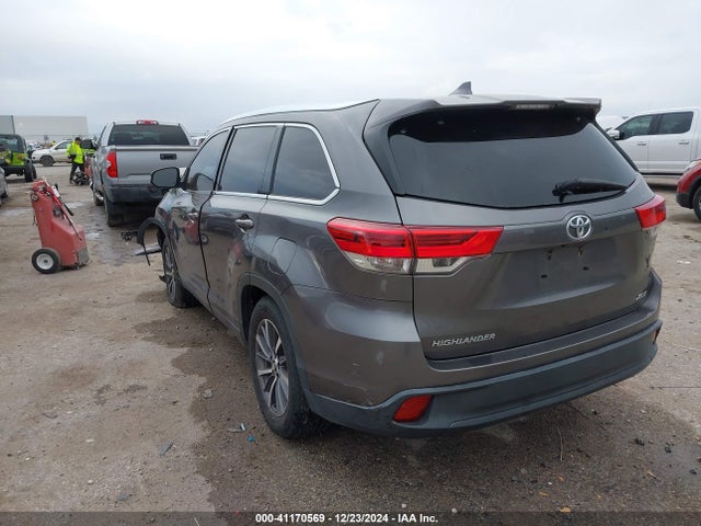 Toyota Highlander Xle 2018 5TDKZRFH2JS533269 Image 3