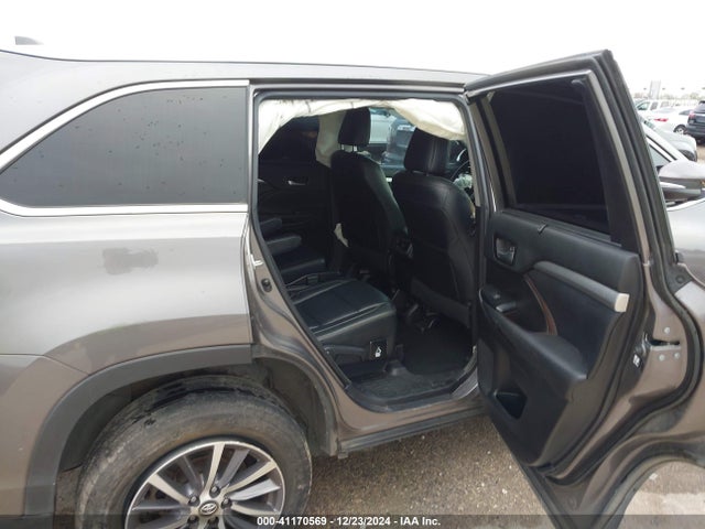 Toyota Highlander Xle 2018 5TDKZRFH2JS533269 Image 8