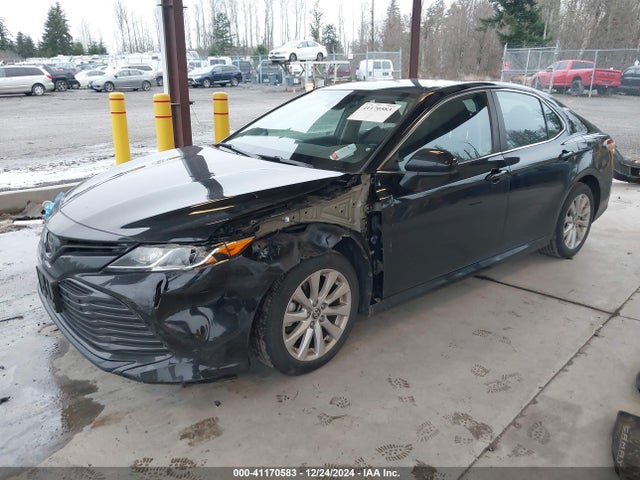 Toyota CAMRY LE 2020 4T1C11AKXLU949211 Image 2