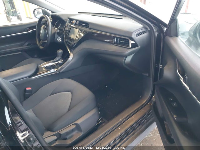 Toyota CAMRY LE 2020 4T1C11AKXLU949211 Image 5