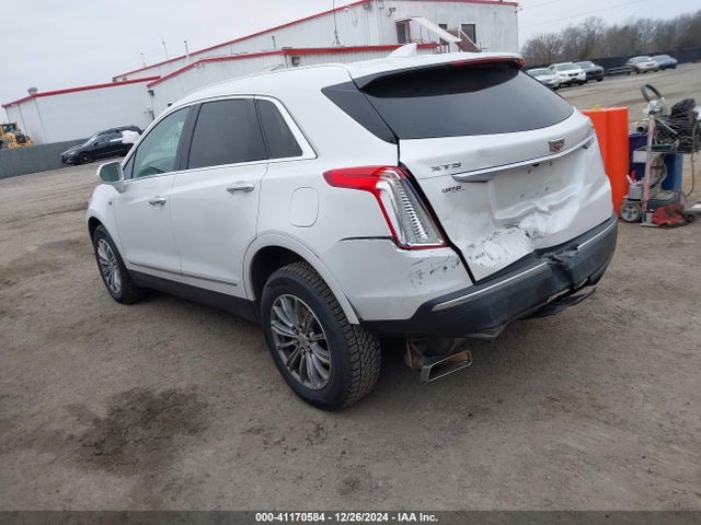 2017 CADILLAC XT5 1GYKNDRS8HZ274425 Photo 2