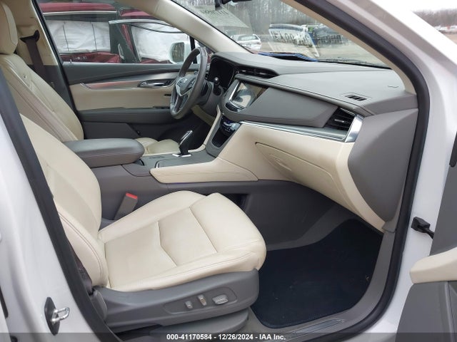2017 CADILLAC XT5 1GYKNDRS8HZ274425 Photo 4