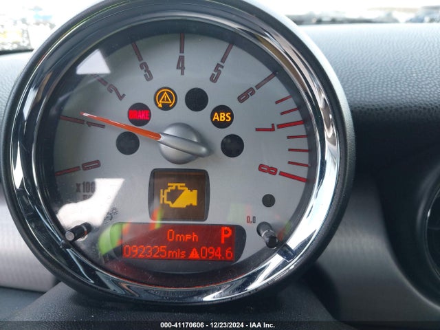 2009 MINI COOPER S CLUBMAN WMWMM33529TP92918 Photo 6