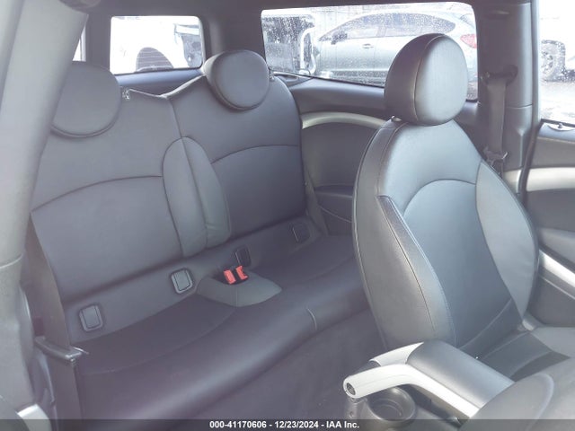 2009 MINI COOPER S CLUBMAN WMWMM33529TP92918 Photo 7