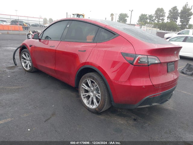 2024 TESLA MODEL Y 7SAYGDEE6RF076107 Photo 2