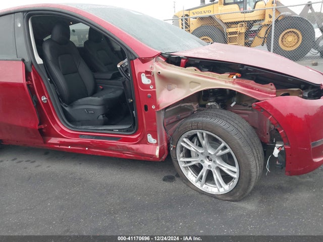 2024 TESLA MODEL Y 7SAYGDEE6RF076107 Photo 5