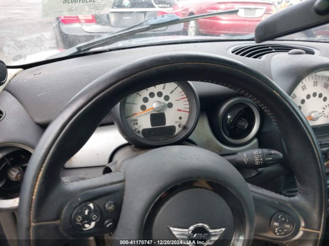 2011 MINI COOPER CLUBMAN WMWZF3C51BTX81754 Photo 6