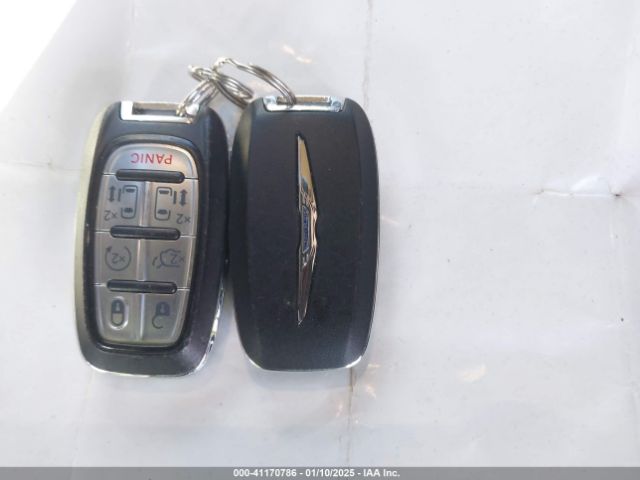 2C4RC1FG4JR279193 Chrysler Pacifica Touring Plus