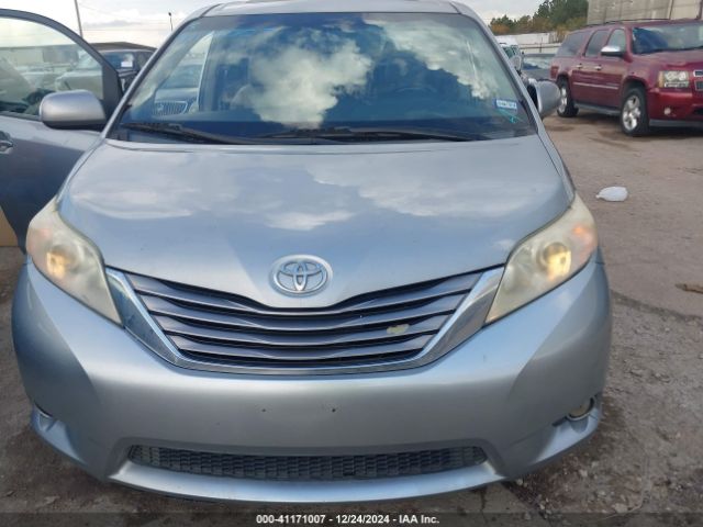 5TDYK3DC4GS702266 Toyota Sienna Xle 8 Passenger