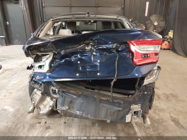 1HGCV1F14JA028241 Honda ACCORD LX
