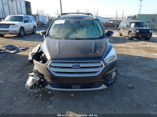 1FMCU9J94JUC66632 Ford Escape Titanium