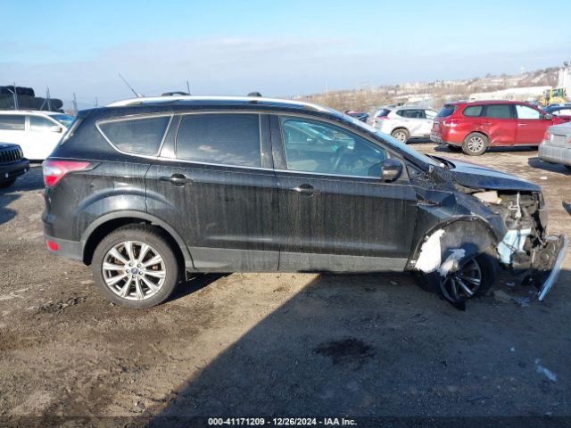 1FMCU9J94JUC66632 Ford Escape Titanium