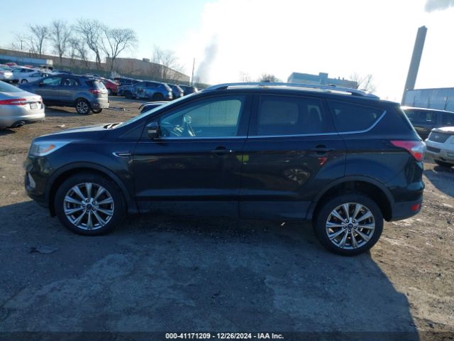 1FMCU9J94JUC66632 Ford Escape Titanium
