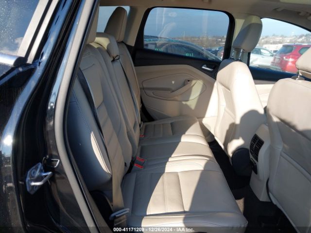 1FMCU9J94JUC66632 Ford Escape Titanium