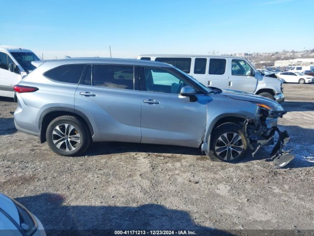 5TDGZRBH9MS113878 Toyota Highlander Xle